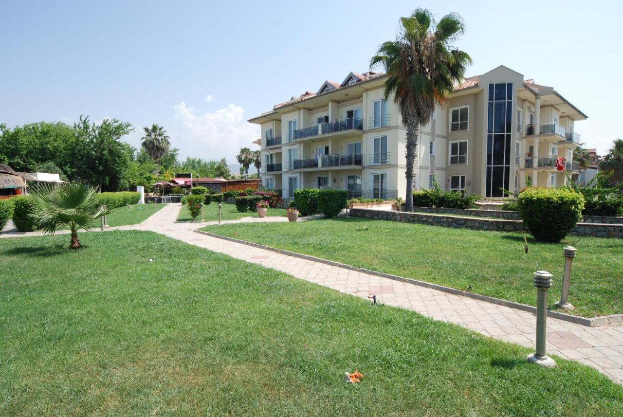 Saros Apartments Calis Beach Fethiye Exterior photo